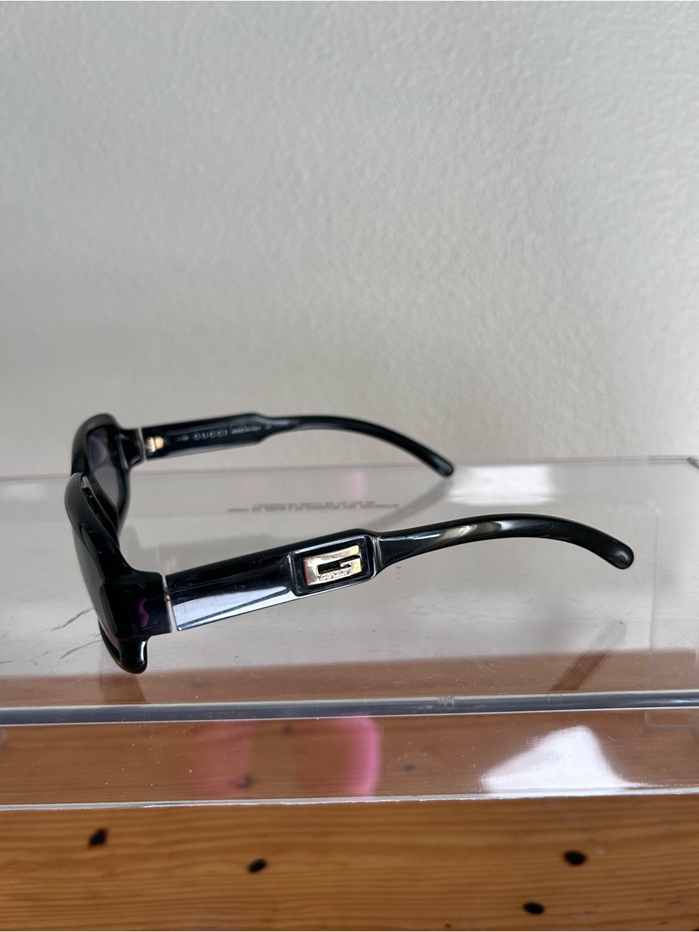Gucci Black Women's Rectangular Sunglasses - Picture 2 of 6